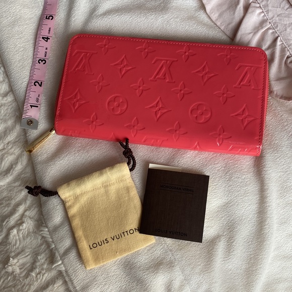 AUTHENTIC Louis Vuitton wallet - Picture 8 of 14